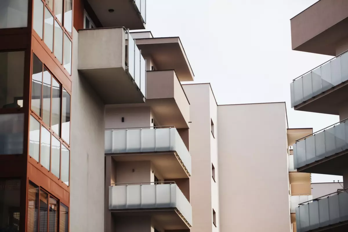 best way to invest 200k in real estate